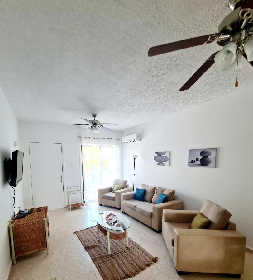 2 Bedroom Townhouse, Close To Paphos Harbour, Use Of Onsite Facilities Luaran gambar