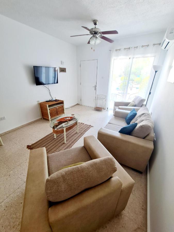 2 Bedroom Townhouse, Close To Paphos Harbour, Use Of Onsite Facilities Luaran gambar