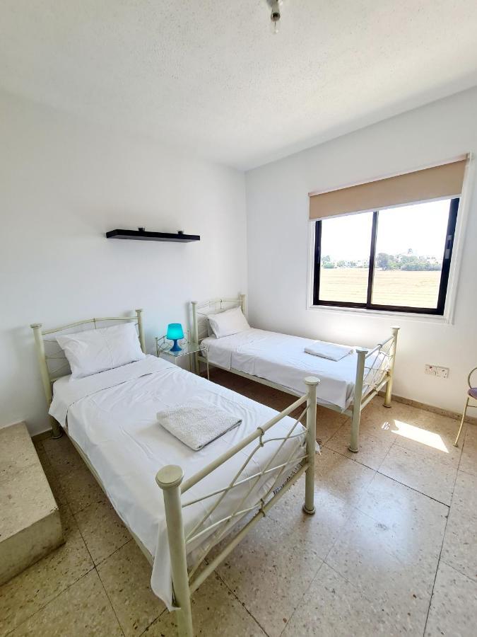 2 Bedroom Townhouse, Close To Paphos Harbour, Use Of Onsite Facilities Luaran gambar